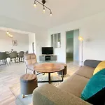Family Getaway In With Balcony كولمار