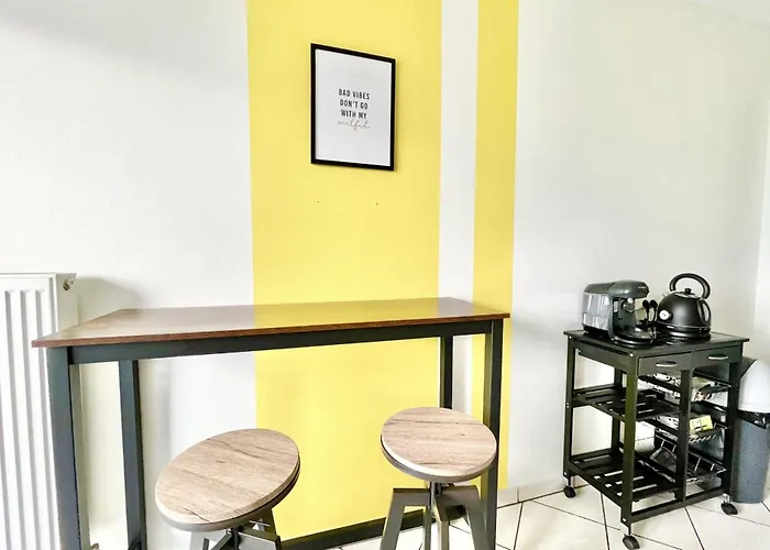 Apartamento Family Getaway In With Balcony *